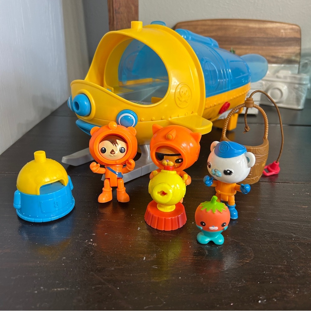 Octonauts Gup - S Polar Exploration Vehicle with Characters and Accessories